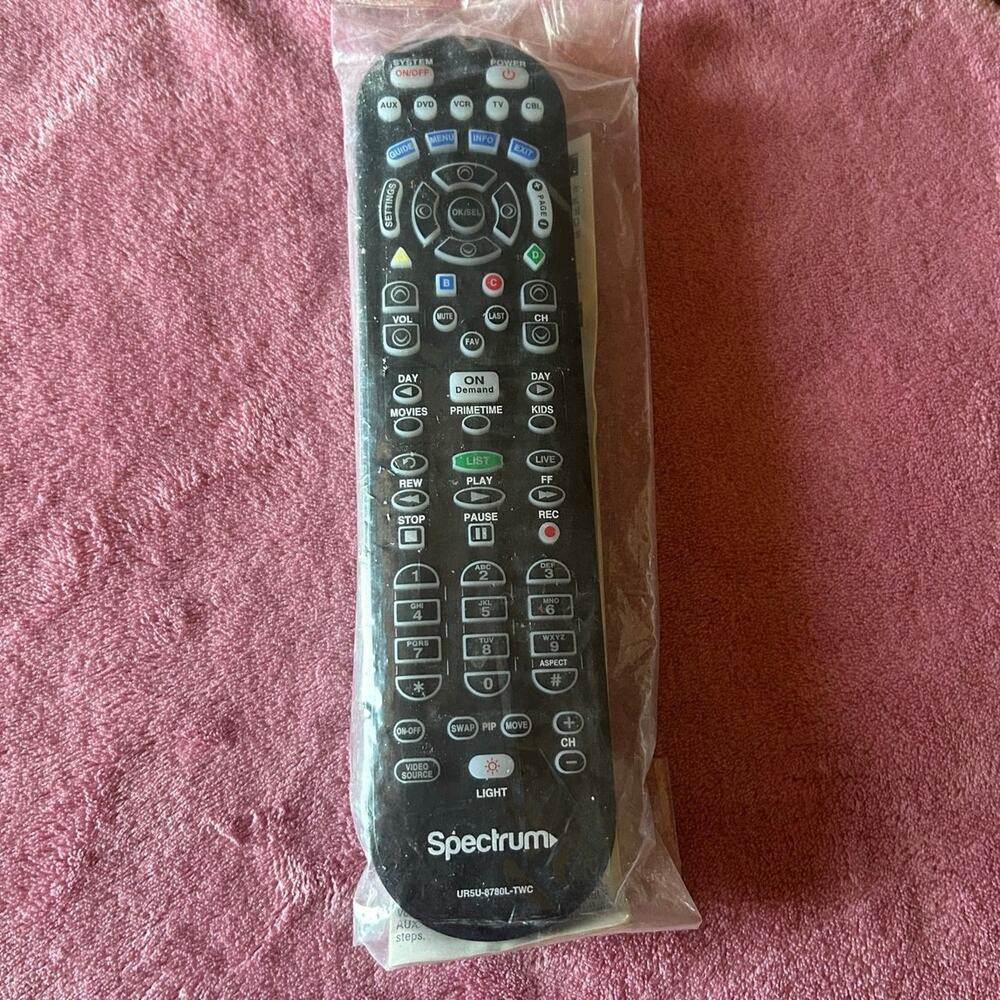 New Spectrum UR5U-8780L-TWC CLIKR-5 Cable Remote Control  (1A-03- 2OU5)